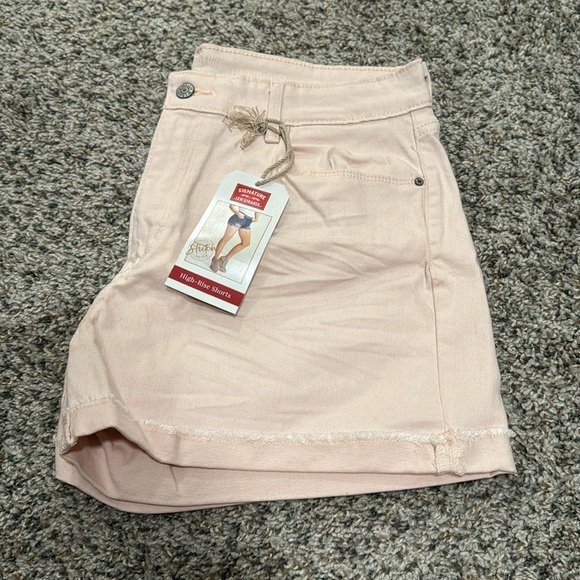Levi Pink Denim Shorts - Picture 1 of 4
